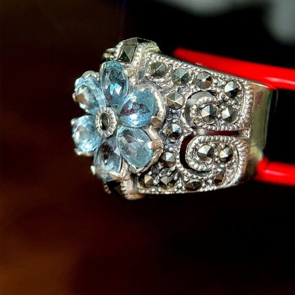 Silver 925 Blue Topaz/Marcasite Flower Ring - Picture 5 of 8